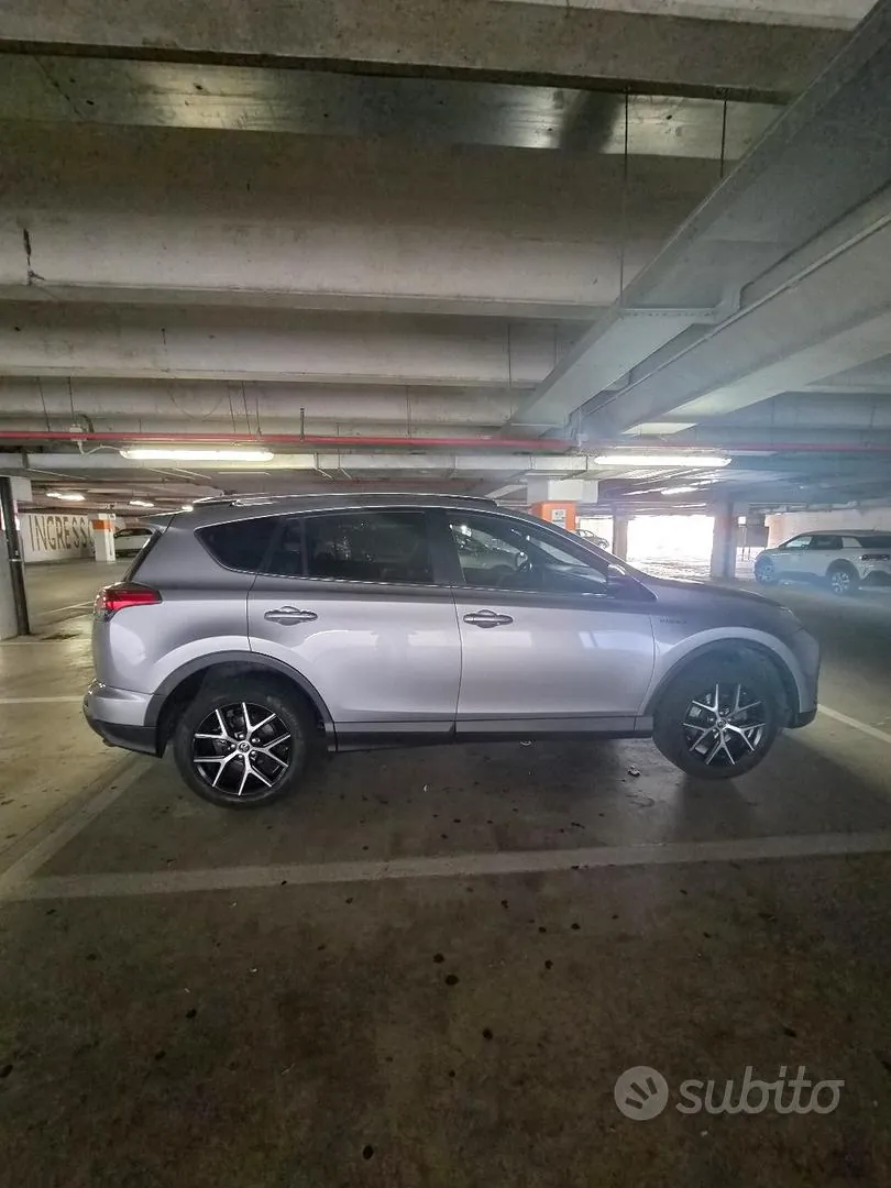 Toyota Rav4 2017 photo 2