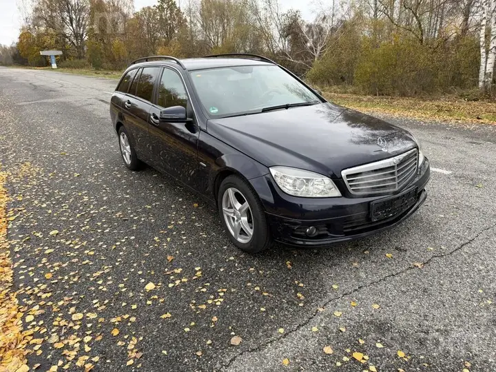 Mercedes-Benz C200 2010 photo 3