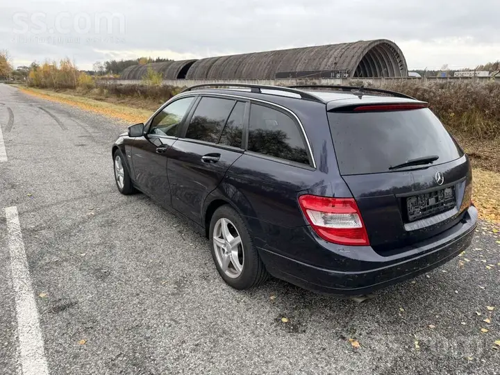 Mercedes-Benz C200 2010 photo 5