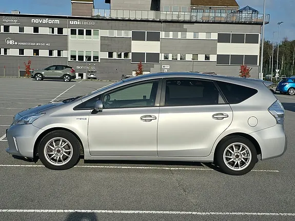 Toyota Prius 2013 photo 2