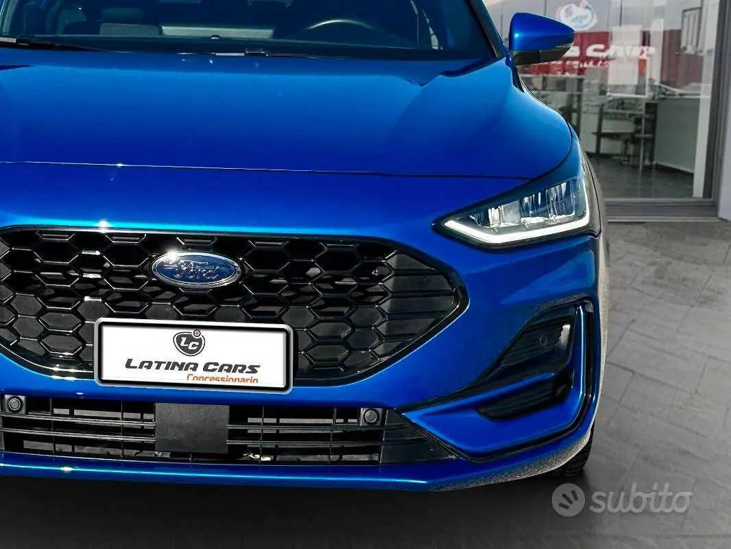 Ford Focus 2024 photo 2