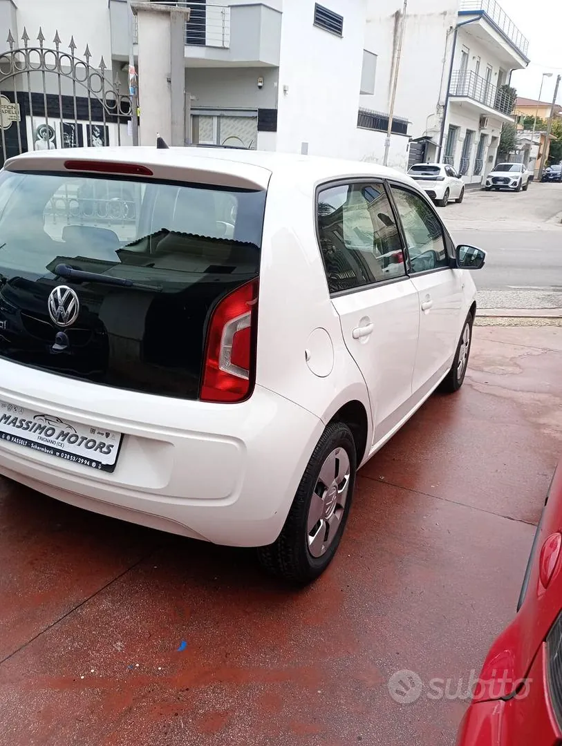 Volkswagen Up 2014 photo 4