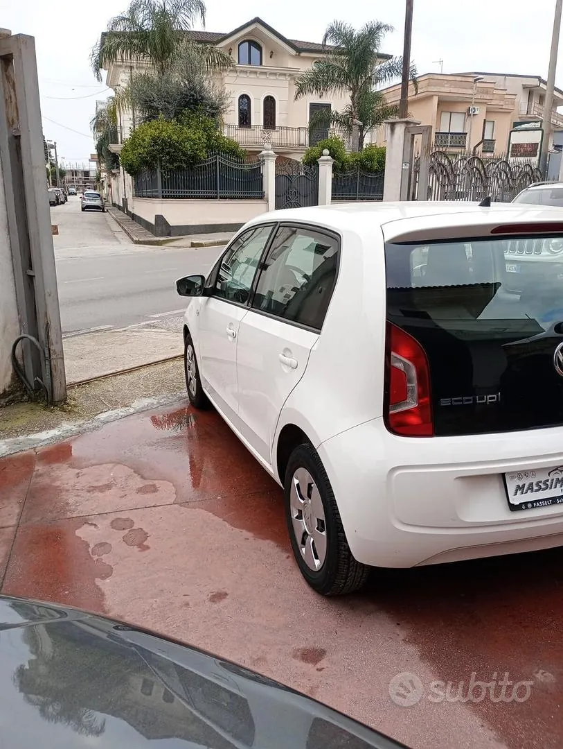 Volkswagen Up 2014 photo 3