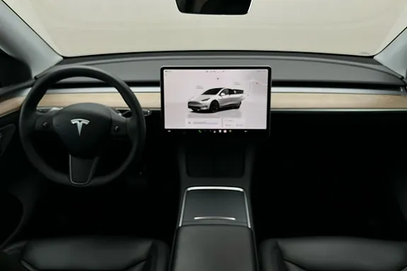 Tesla Model Y 2023 photo 3