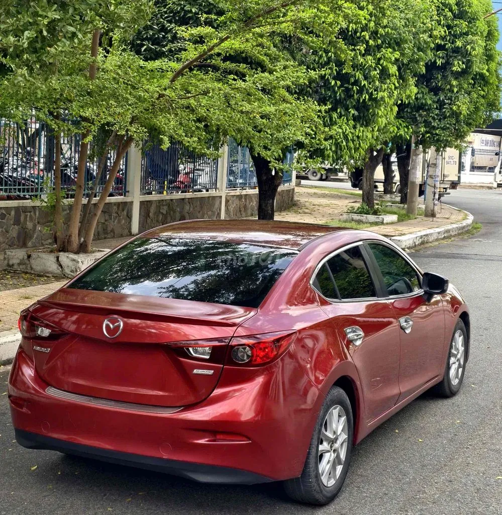 Mazda 3 2017 photo 2