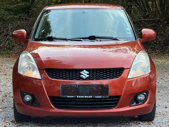 Suzuki Swift 2011 photo 3