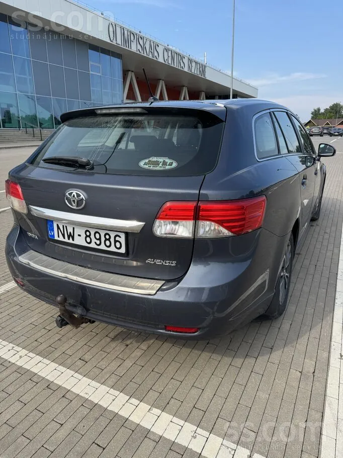 Toyota Avensis 2012 photo 4