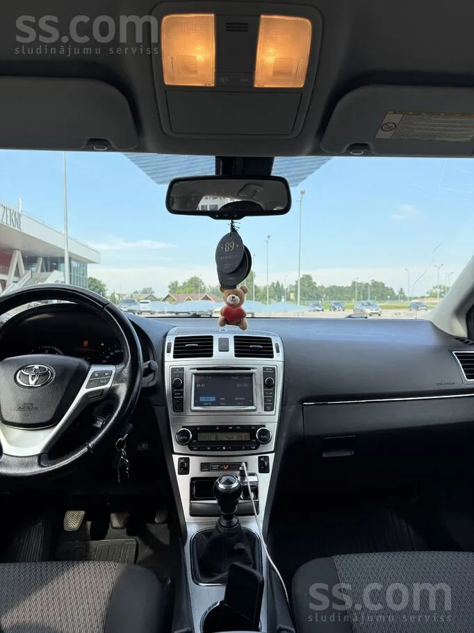Toyota Avensis 2012 photo 5