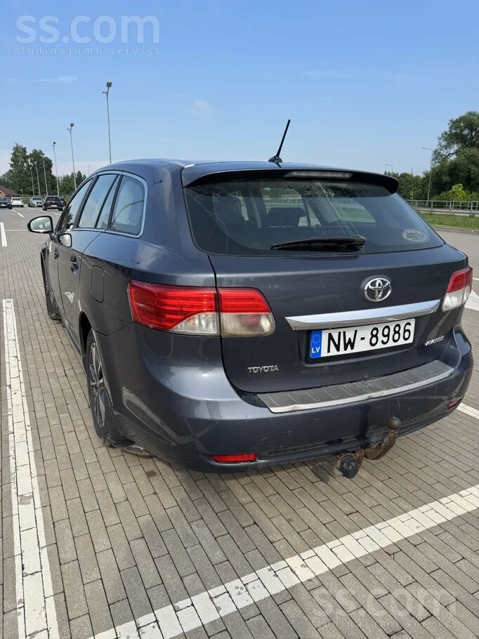 Toyota Avensis 2012 photo 3