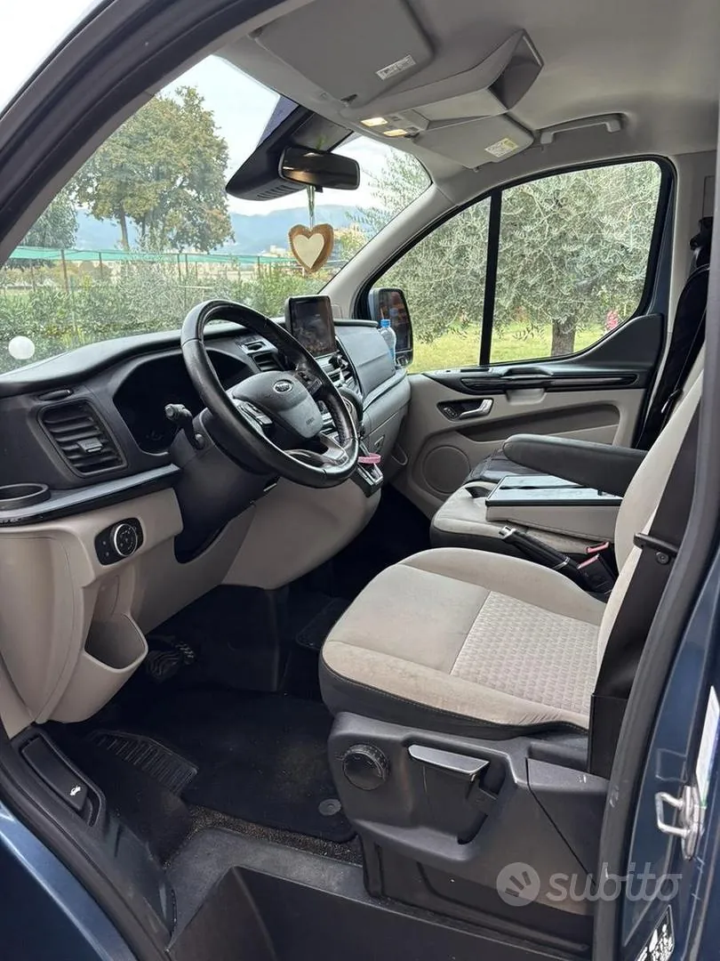 Ford Tourneo Custom 2019 photo 2