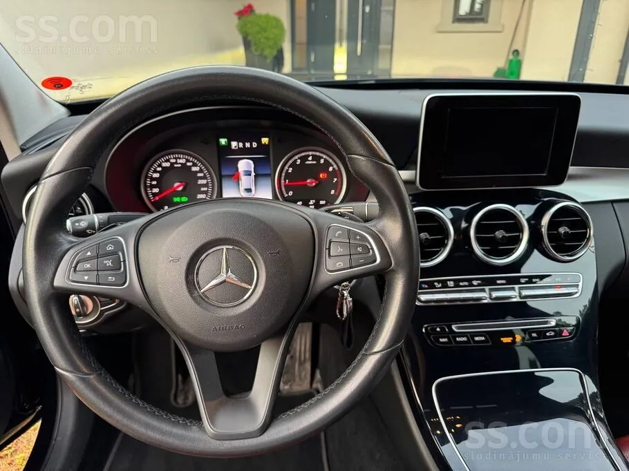 Mercedes-Benz C200 2018 photo 4