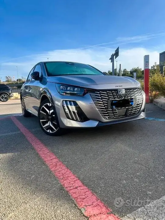 Peugeot 208 2022 photo 4