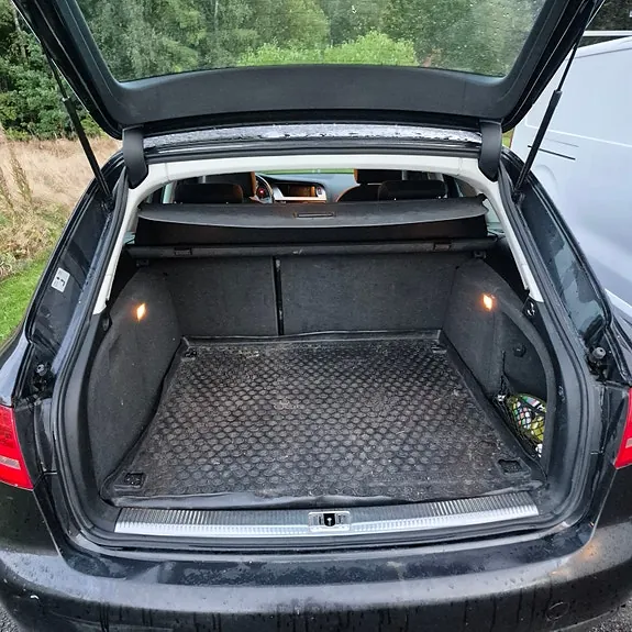 Audi A4 2010 photo 4