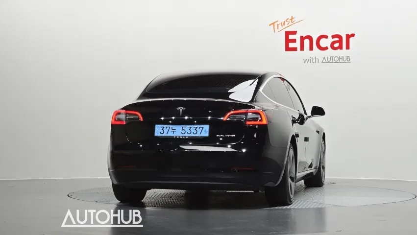 Tesla Model 3 2020 photo 4