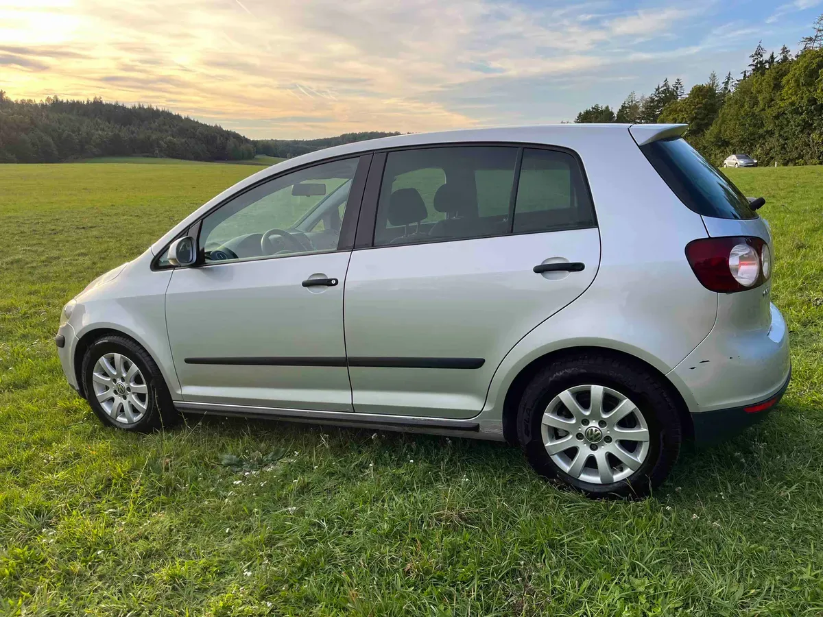 Volkswagen Golf 2005 photo 2