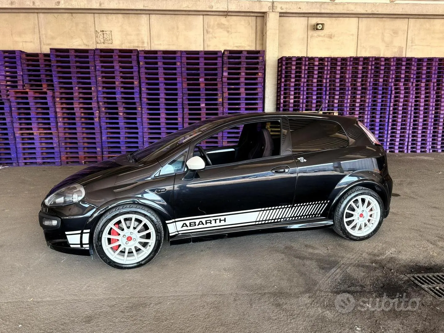 Fiat Punto 2011 photo 2