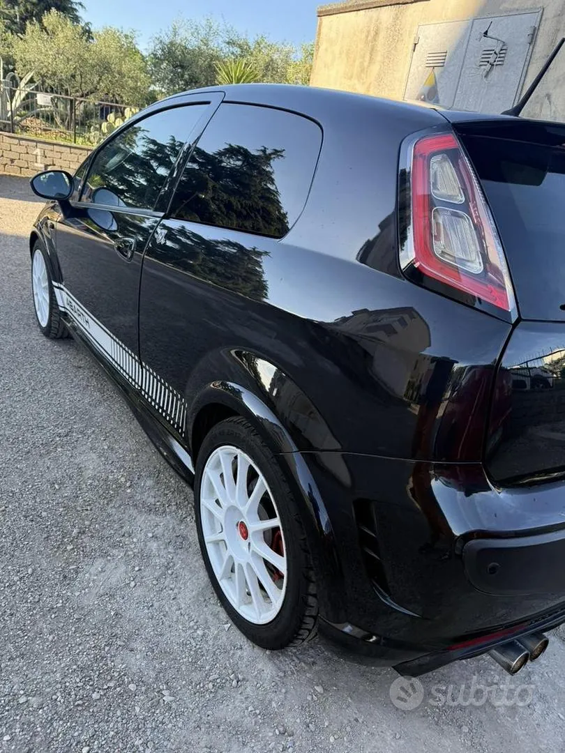 Fiat Punto 2011 photo 4