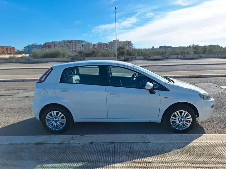 Fiat Punto 2013 photo 5