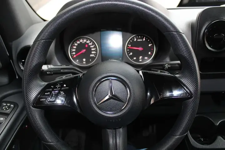 Mercedes-Benz Sprinter 2025 photo 4