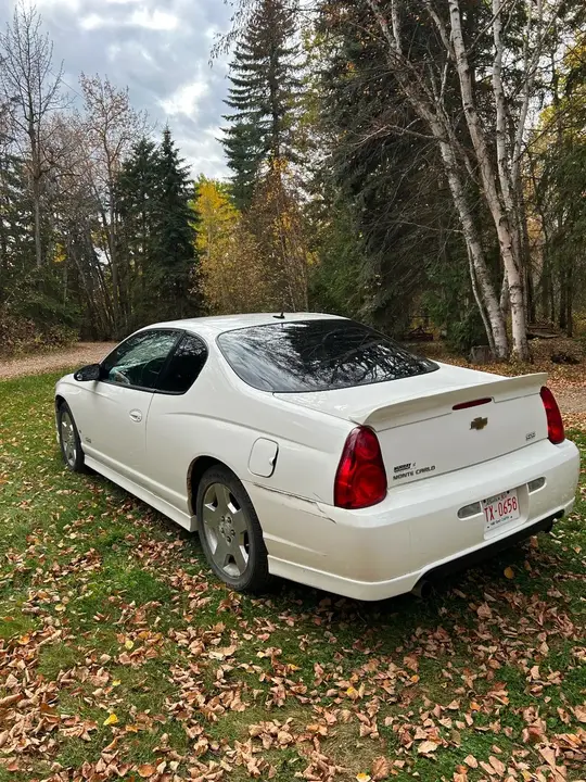 Chevrolet Monte Carlo 2006 photo 2