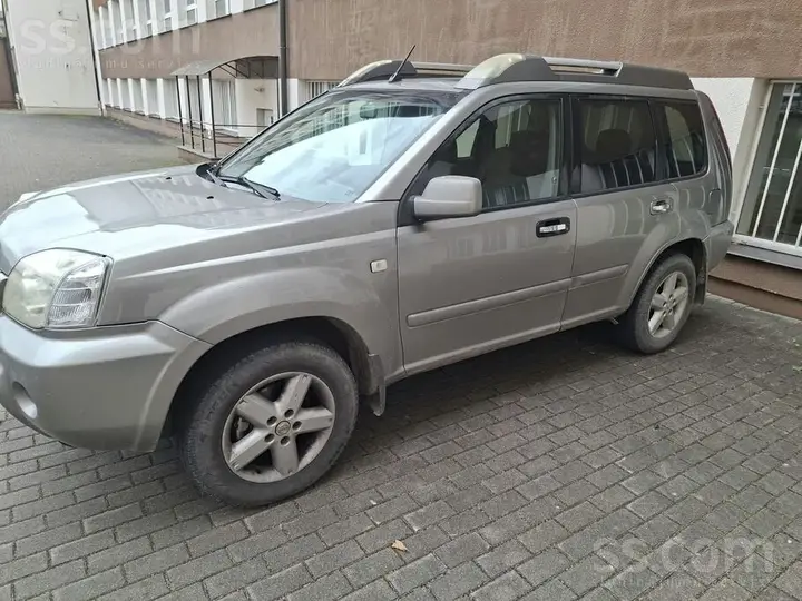 Nissan X-Trail 2005 photo 2