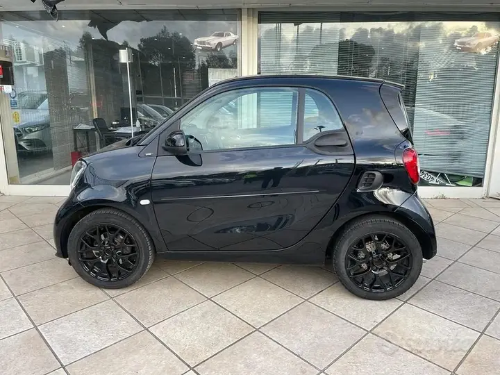 Smart Fortwo 2019 photo 2