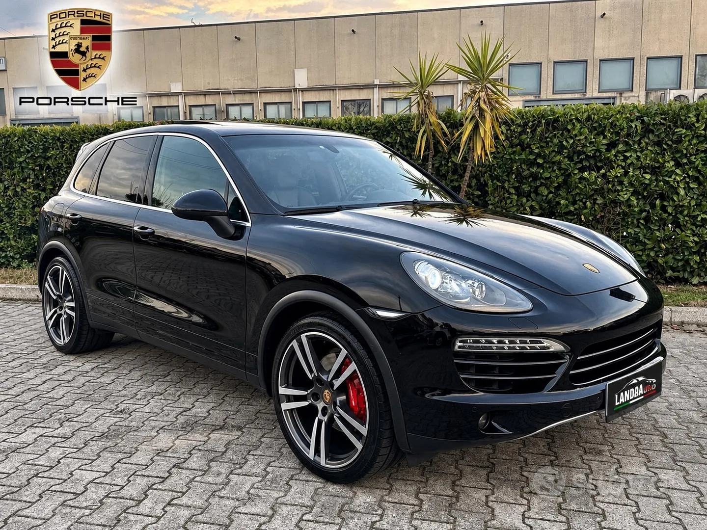 Porsche Cayenne 2012 photo 2