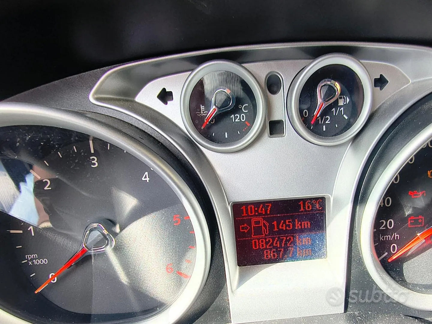 Ford Focus 2011 photo 2