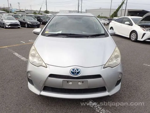 Toyota Aqua 2013 photo 5