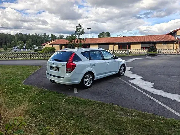 Kia Ceed 2012 photo 5