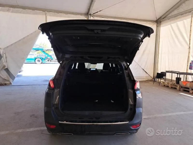 Peugeot 5008 2021 photo 5