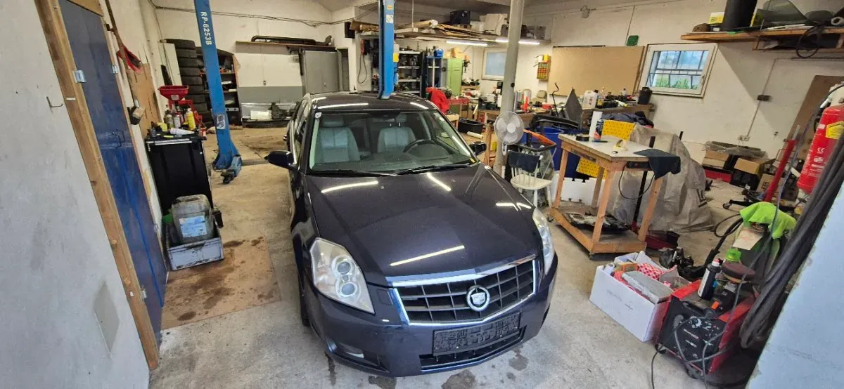 Cadillac Bls 2009 photo 2