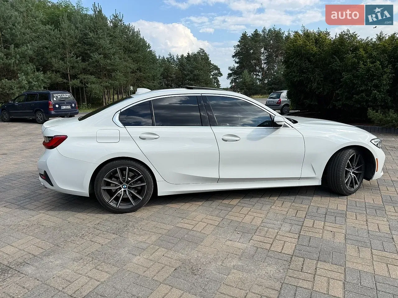 BMW 3 Series 2019 photo 4