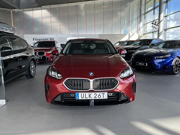BMW 120 2026 photo 2
