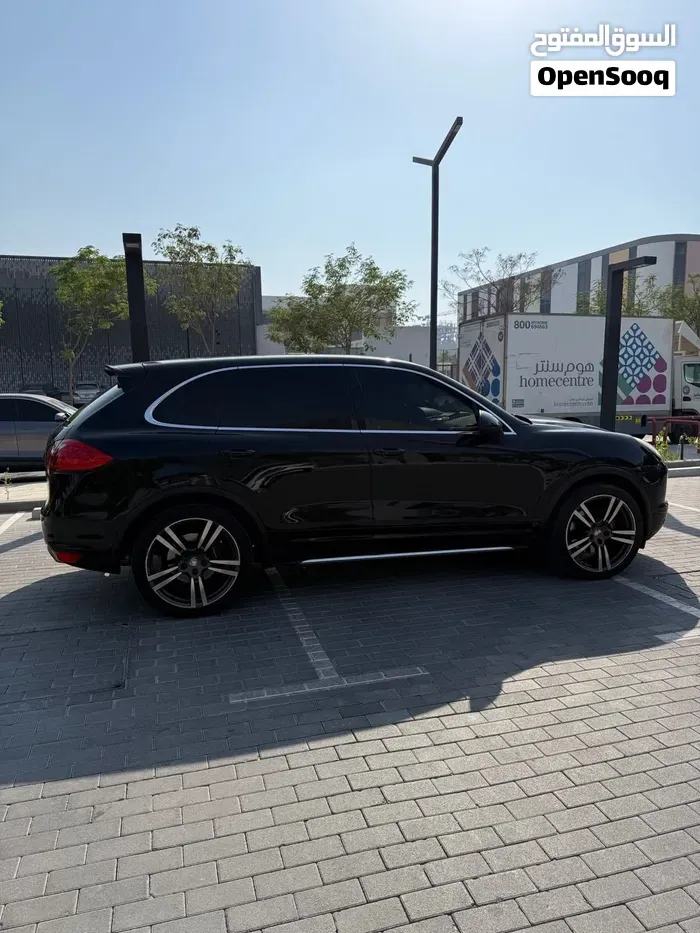 Porsche Cayenne 2011 photo 2