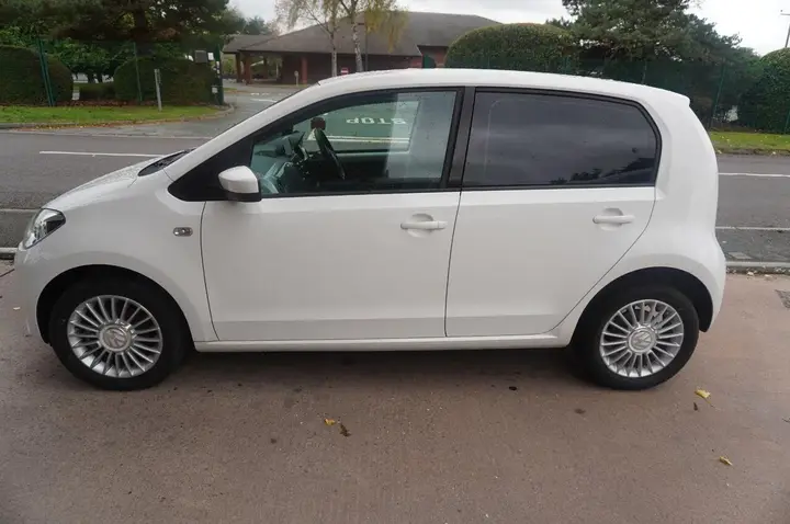 Volkswagen Up 2014 photo 4