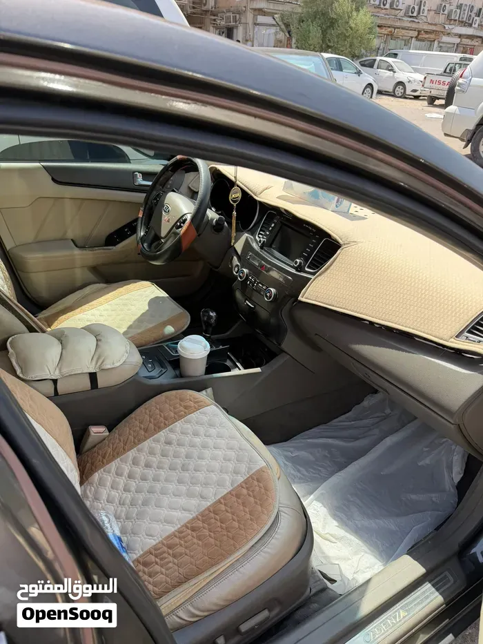 Kia Cadenza 2011 photo 4