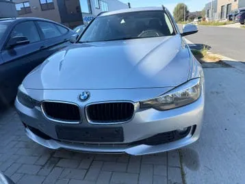BMW Série 3 2011 photo 2