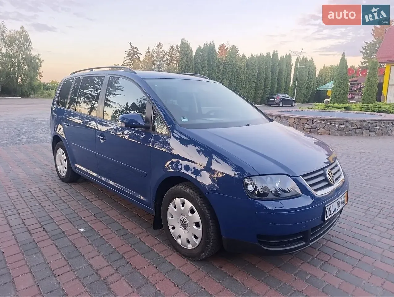 Volkswagen Touran 2006 photo 2
