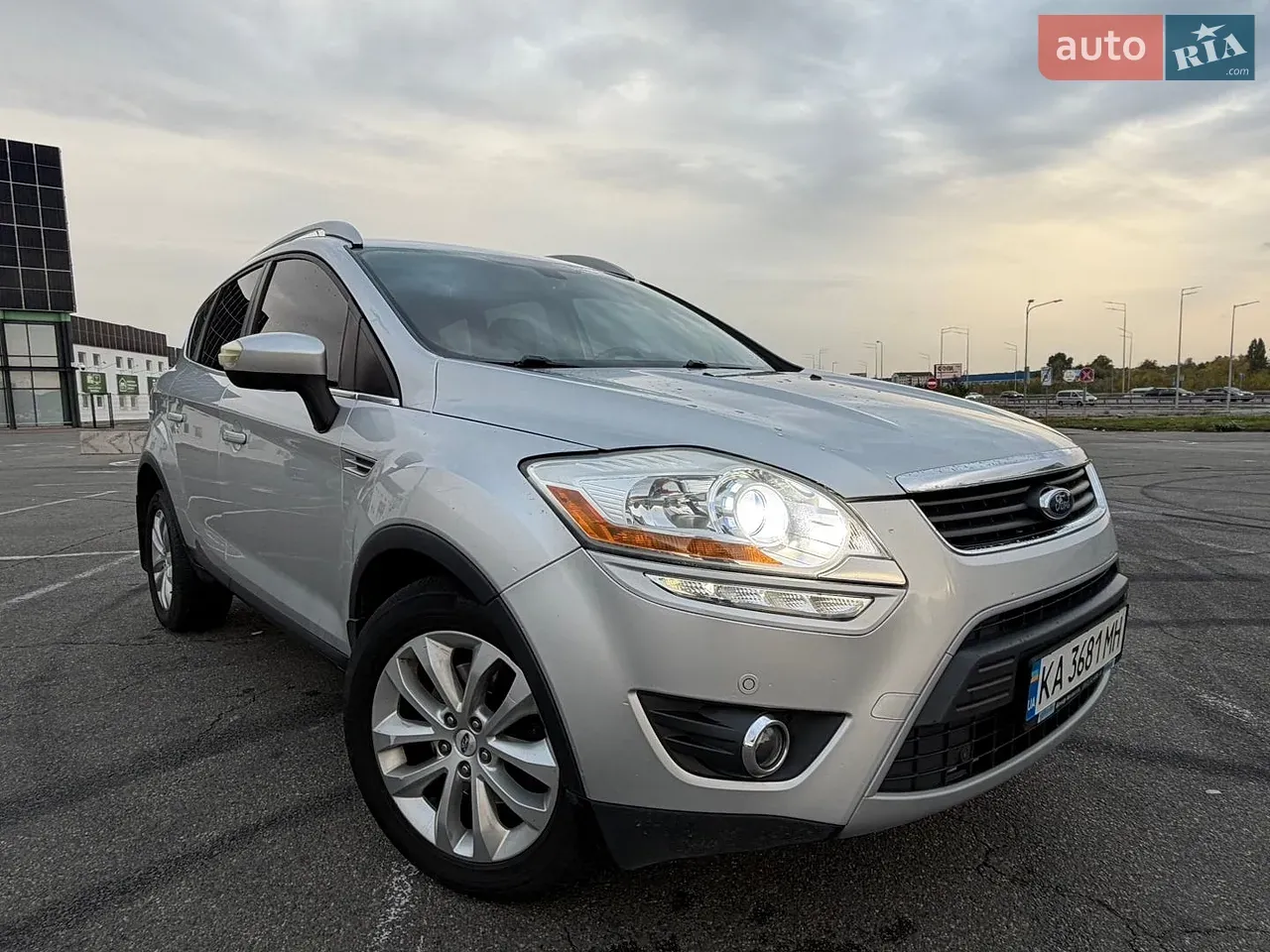 Ford Kuga 2011 photo 2