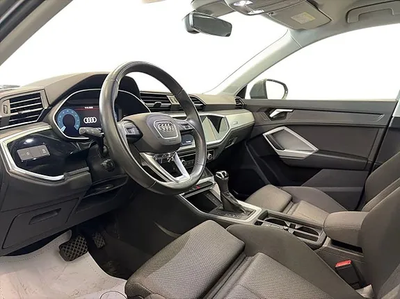 Audi Q3 2022 photo 5