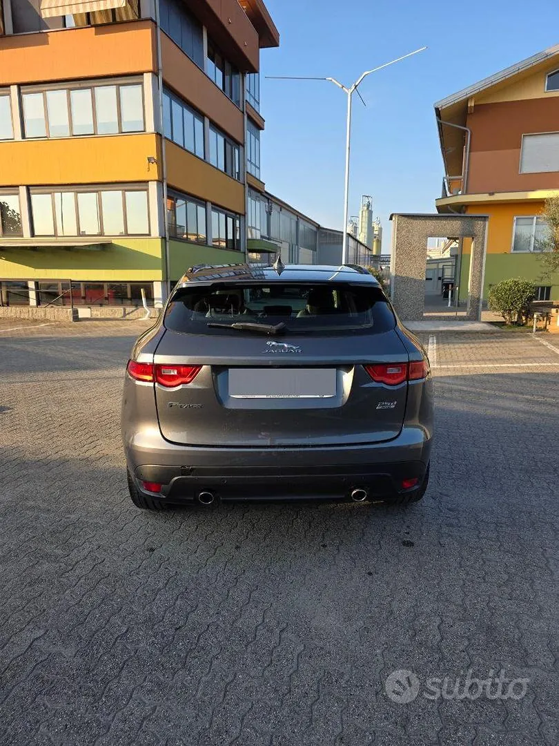 Jaguar F-Pace 2019 photo 4