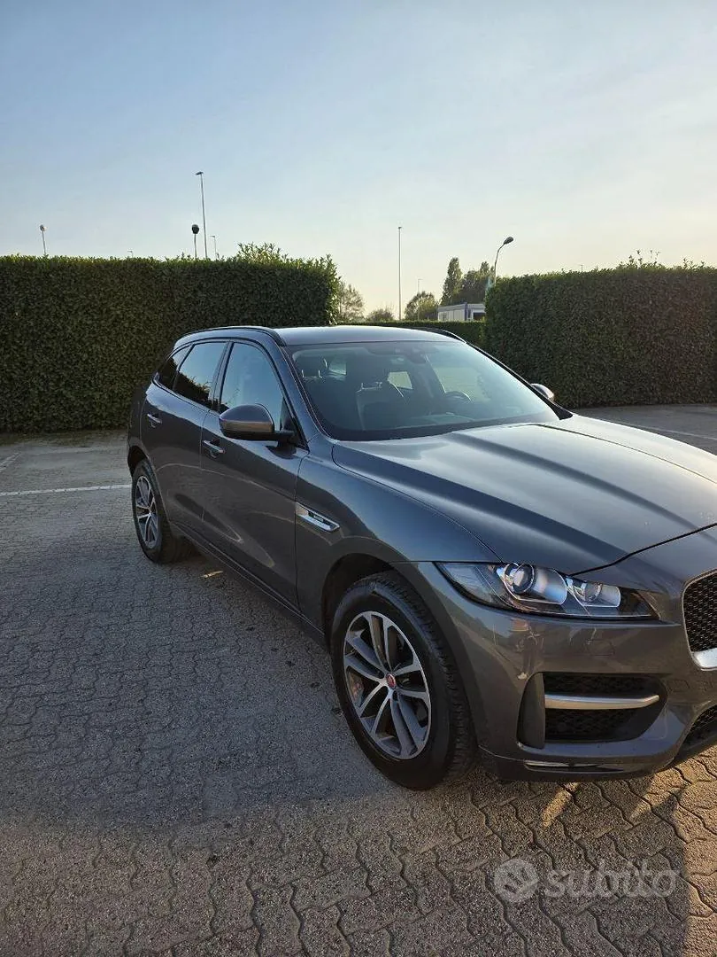 Jaguar F-Pace 2019 photo 3