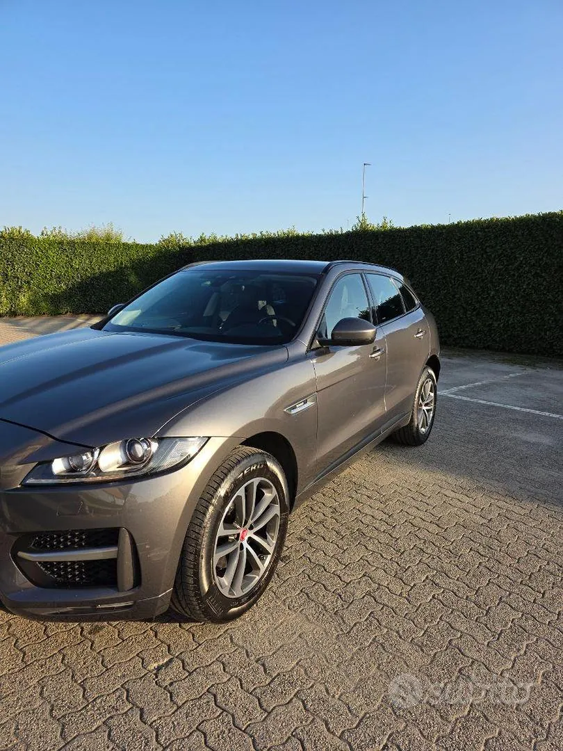 Jaguar F-Pace 2019 photo 2