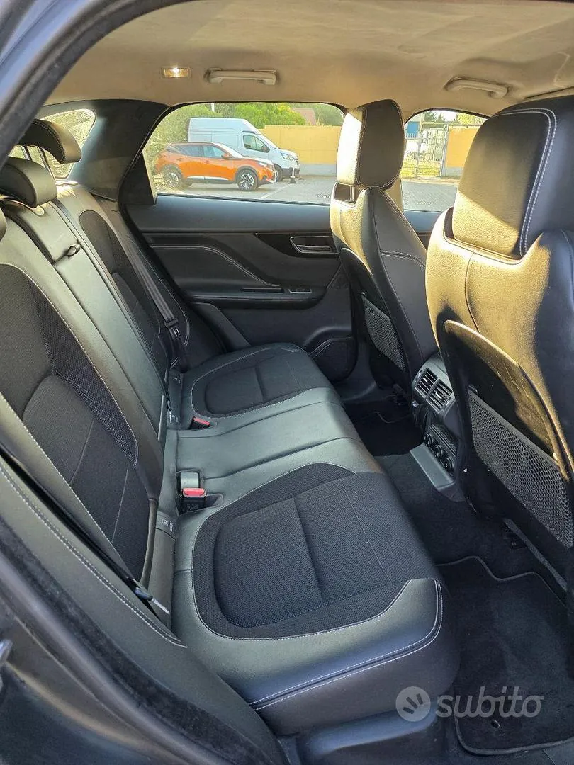 Jaguar F-Pace 2019 photo 5