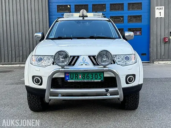 Mitsubishi L200 2012 photo 2