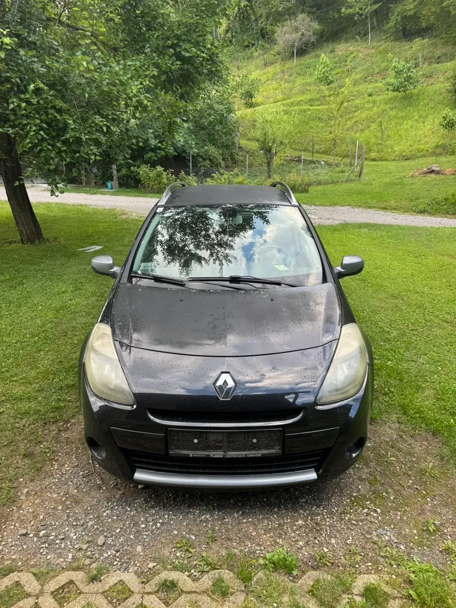 Renault Clio 2010 photo 2