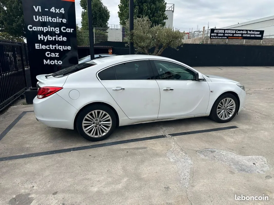 Opel Insignia 2012 photo 3