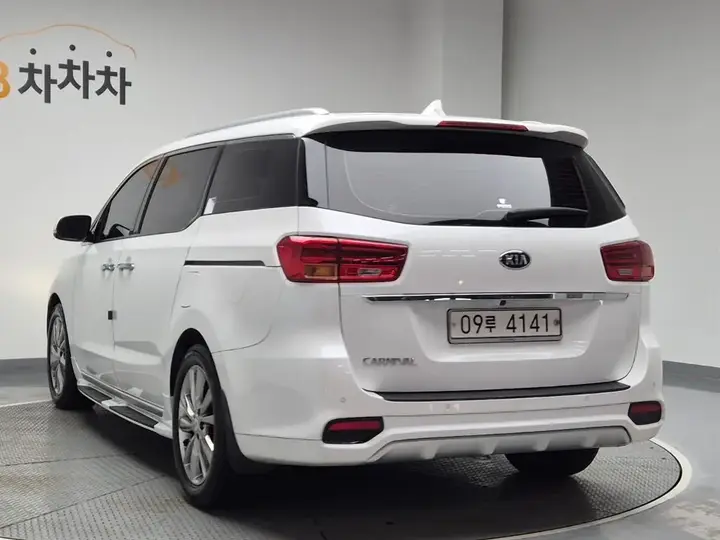 Kia Carnival 2019 photo 2