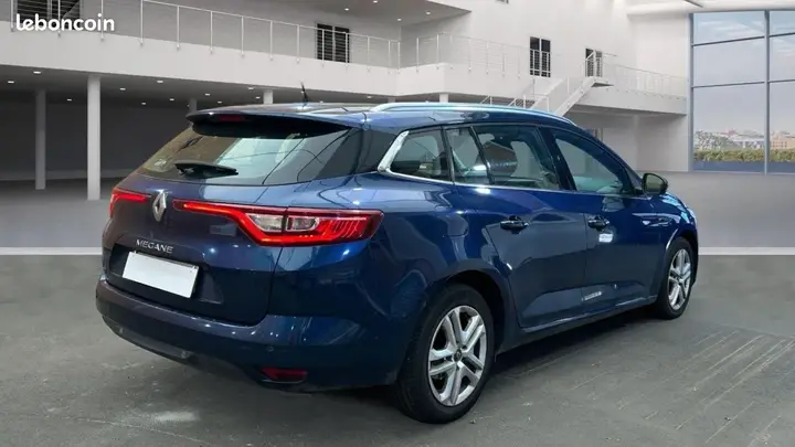 Renault Megane Estate 2017 photo 2